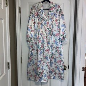 VINTAGE Floral Print  Night Gown